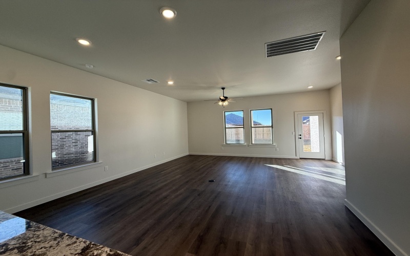 3011 138th Place, Lubbock, TX 79423, 3 Habitaciones Habitaciones , ,2 BañosBaños,Residential,En Venta,3011 138th Place,0,202563979