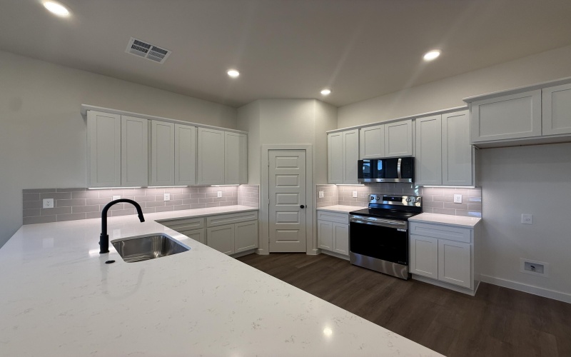 3001 138th Place, Lubbock, TX 79423, 3 Bedrooms Bedrooms, ,2 BathroomsBathrooms,Residential,For Sale,3001 138th Place,0,202563983