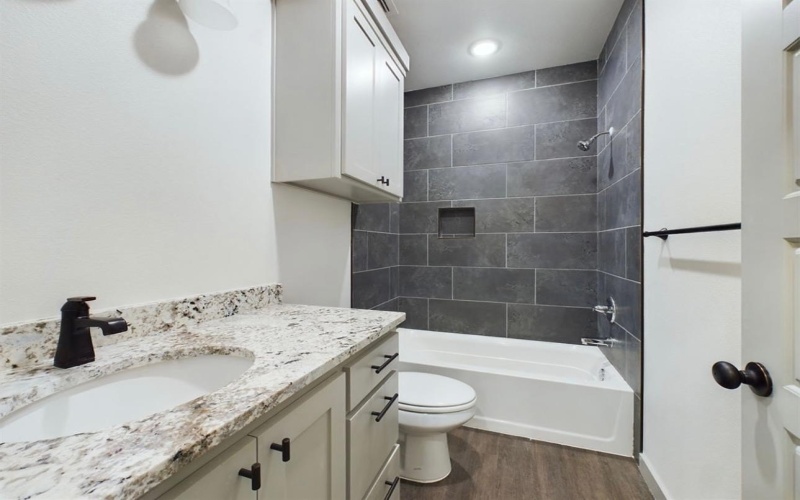 807 12th Street, Shallowater, TX 79363, 3 Habitaciones Habitaciones , ,2 BañosBaños,Residential,En Venta,807 12th Street,202409408