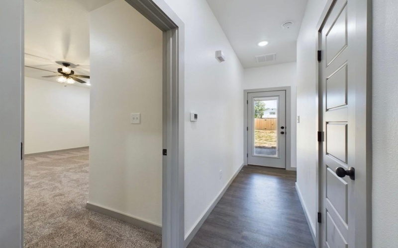 807 12th Street, Shallowater, TX 79363, 3 Habitaciones Habitaciones , ,2 BañosBaños,Residential,En Venta,807 12th Street,202409408