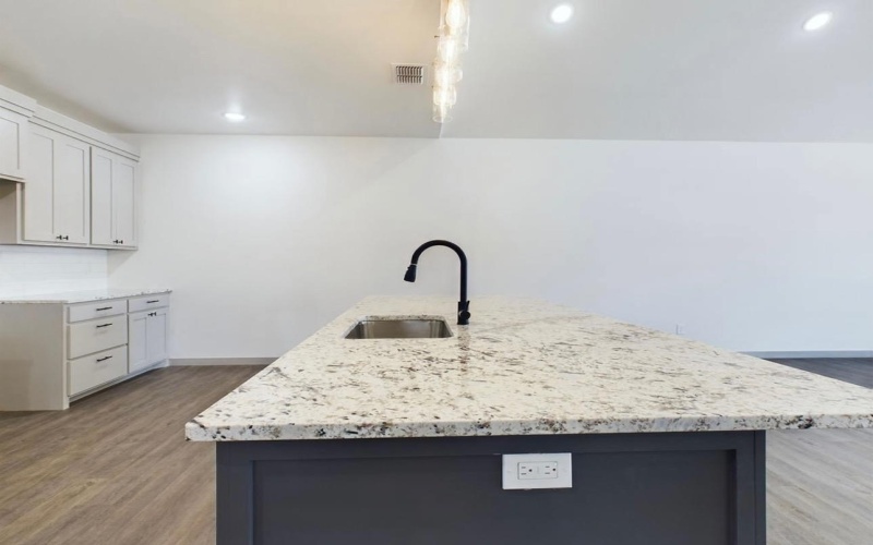 807 12th Street, Shallowater, TX 79363, 3 Habitaciones Habitaciones , ,2 BañosBaños,Residential,En Venta,807 12th Street,202409408