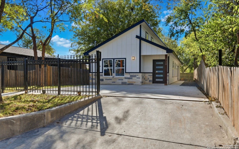 930 Gladstone, San Antonio, TX 78225, 3 Bedrooms Bedrooms, ,2 BathroomsBathrooms,Residential,For Sale,930 Gladstone,0,1927499