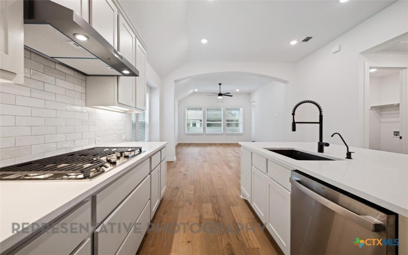 120 Fox Run, Georgetown, TX 78628, 4 Habitaciones Habitaciones , ,3 BañosBaños,Residential,En Venta,120 Fox Run,0,599734