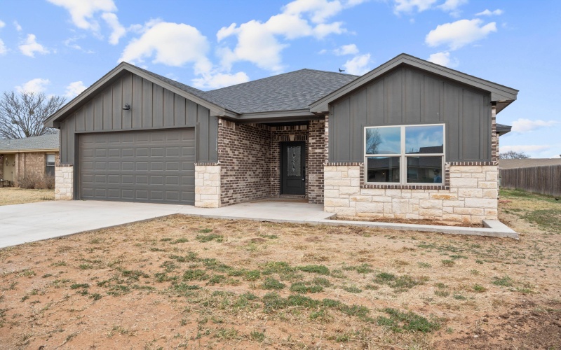 310 E 16th Street, Wolfforth, TX 79382, 4 Bedrooms Bedrooms, ,2 BathroomsBathrooms,Residential,For Sale,310 E 16th Street,202412566