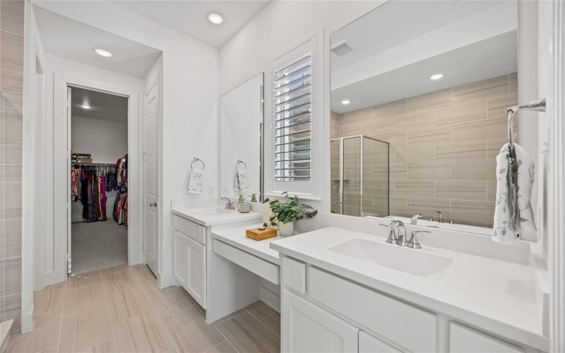 1807 Gateway Lane, Van Alstyne, TX 75495, 4 Habitaciones Habitaciones , ,5 BañosBaños,Residential,En Venta,1807 Gateway Lane,0,21104679