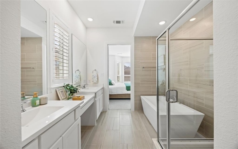 1807 Gateway Lane, Van Alstyne, TX 75495, 4 Habitaciones Habitaciones , ,5 BañosBaños,Residential,En Venta,1807 Gateway Lane,0,21104679