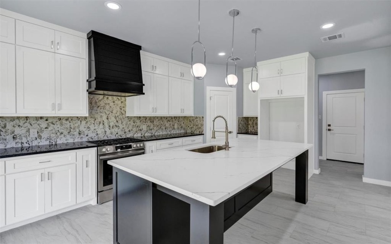 588 Highview Court, Godley, TX 76044, 3 Bedrooms Bedrooms, ,2 BathroomsBathrooms,Residential,For Sale,588 Highview Court,0,21127860