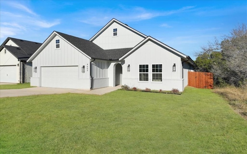 4609 Eagle Nest Court, Granbury, TX 76048, 4 Habitaciones Habitaciones , ,2 BañosBaños,Residential,En Venta,4609 Eagle Nest Court,0,21128855