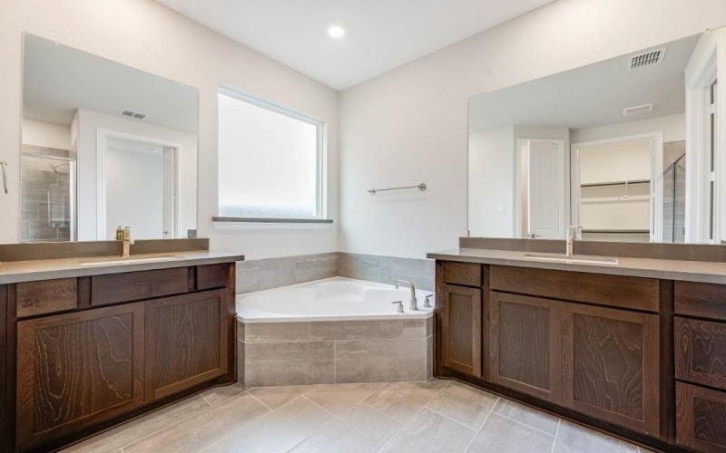 6700 Mill Creek Drive, McKinney, TX 75071, 4 Bedrooms Bedrooms, ,3 BathroomsBathrooms,Residential,For Sale,6700 Mill Creek Drive,0,21129694