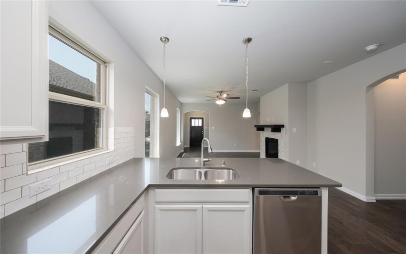 17048 Mimbre Drive, Justin, TX 76247, 3 Habitaciones Habitaciones , ,2 BañosBaños,Residential,En Venta,17048 Mimbre Drive,0,21129740