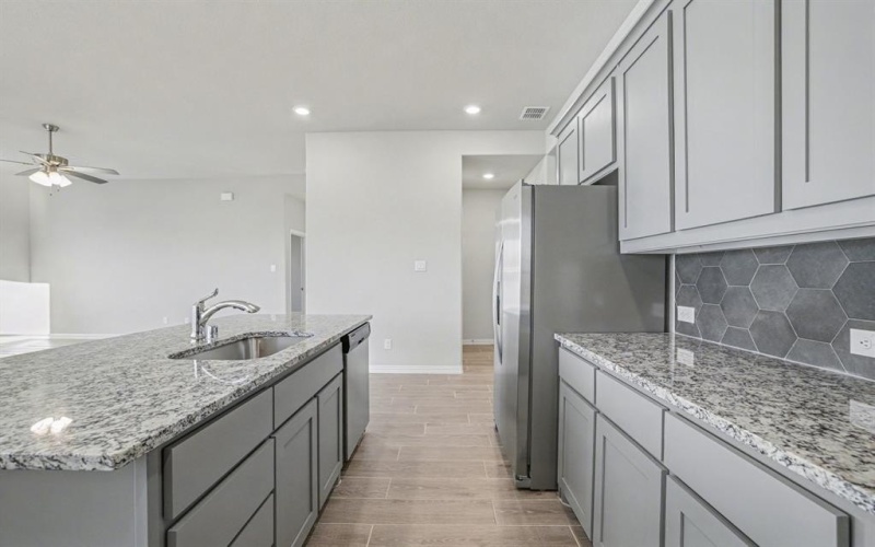 2404 Peebles Drive, Denton, TX 76207, 5 Habitaciones Habitaciones , ,3 BañosBaños,Residential,En Venta,2404 Peebles Drive,0,21129906