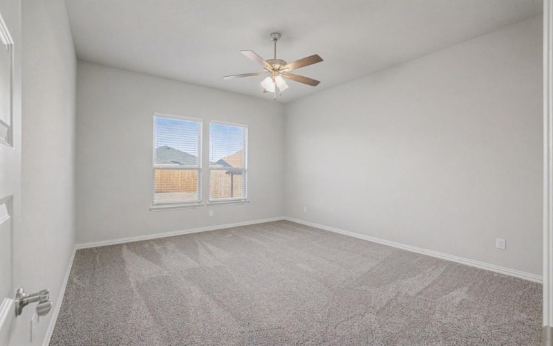 2404 Peebles Drive, Denton, TX 76207, 5 Habitaciones Habitaciones , ,3 BañosBaños,Residential,En Venta,2404 Peebles Drive,0,21129906