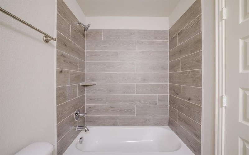 2404 Peebles Drive, Denton, TX 76207, 5 Habitaciones Habitaciones , ,3 BañosBaños,Residential,En Venta,2404 Peebles Drive,0,21129906