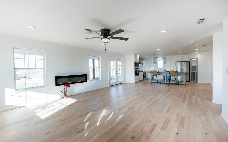 1609 N Akron Avenue, Lubbock, TX 79415, 4 Bedrooms Bedrooms, ,3 BathroomsBathrooms,Residential,For Sale,1609 N Akron Avenue,202414632