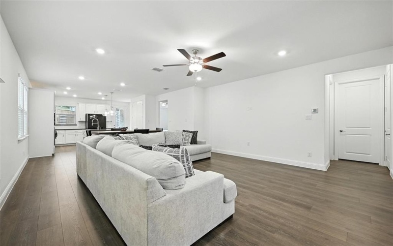 447 Holly Road, Little Elm, TX 75068, 4 Habitaciones Habitaciones , ,2 BañosBaños,Residential,En Venta,447 Holly Road,0,21130125