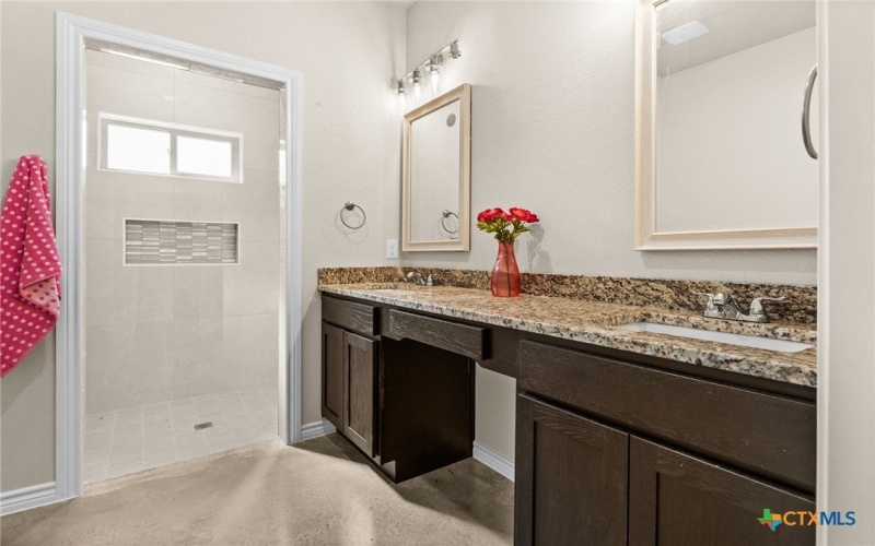 414 W Avenue C, Copperas Cove, TX 76522, 3 Habitaciones Habitaciones , ,2 BañosBaños,Residential,En Venta,414 W Avenue C,0,581379