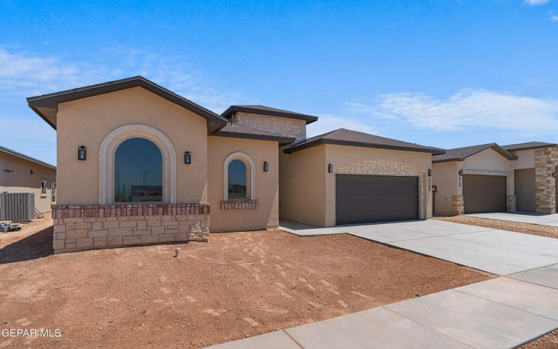 2097 Santa Isabella Street, Sunland Park, NM 88063, 4 Bedrooms Bedrooms, ,3 BathroomsBathrooms,Residential,For Sale,2097 Santa Isabella Street,0,934959
