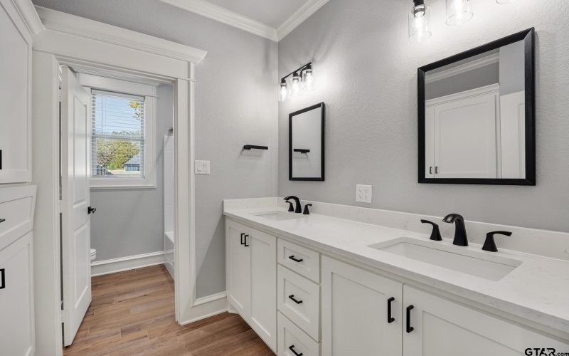 14662 Woodland Creek Dr, Tyler, TX 75706, 4 Bedrooms Bedrooms, ,2 BathroomsBathrooms,Residential,For Sale,14662 Woodland Creek Dr,0,25017640