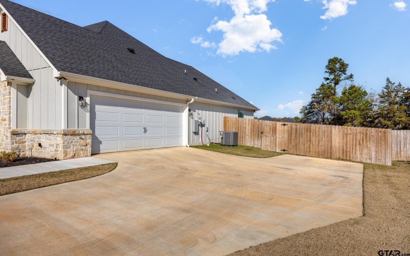 14662 Woodland Creek Dr, Tyler, TX 75706, 4 Bedrooms Bedrooms, ,2 BathroomsBathrooms,Residential,For Sale,14662 Woodland Creek Dr,0,25017640