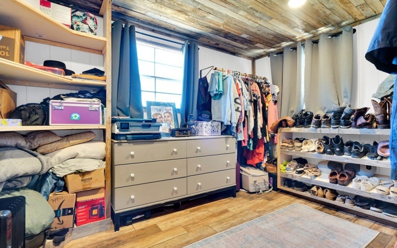 125 Valencia Dr, Kerrville, TX 78028, 5 Bedrooms Bedrooms, ,3 BathroomsBathrooms,Residential,For Sale,125 Valencia Dr,0,121041