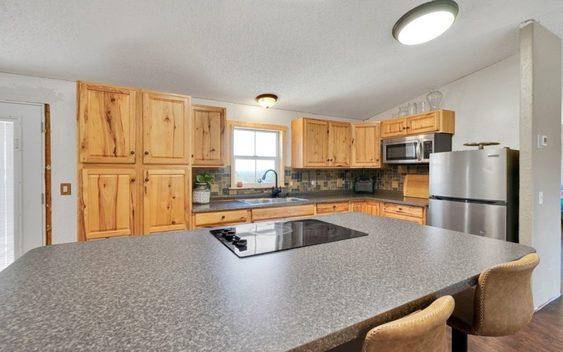 125 Valencia Dr, Kerrville, TX 78028, 5 Bedrooms Bedrooms, ,3 BathroomsBathrooms,Residential,For Sale,125 Valencia Dr,0,121041