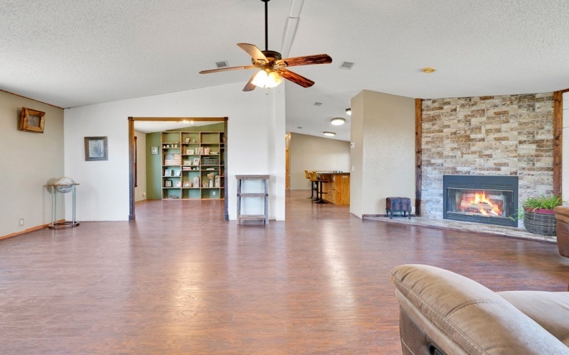 125 Valencia Dr, Kerrville, TX 78028, 5 Bedrooms Bedrooms, ,3 BathroomsBathrooms,Residential,For Sale,125 Valencia Dr,0,121041