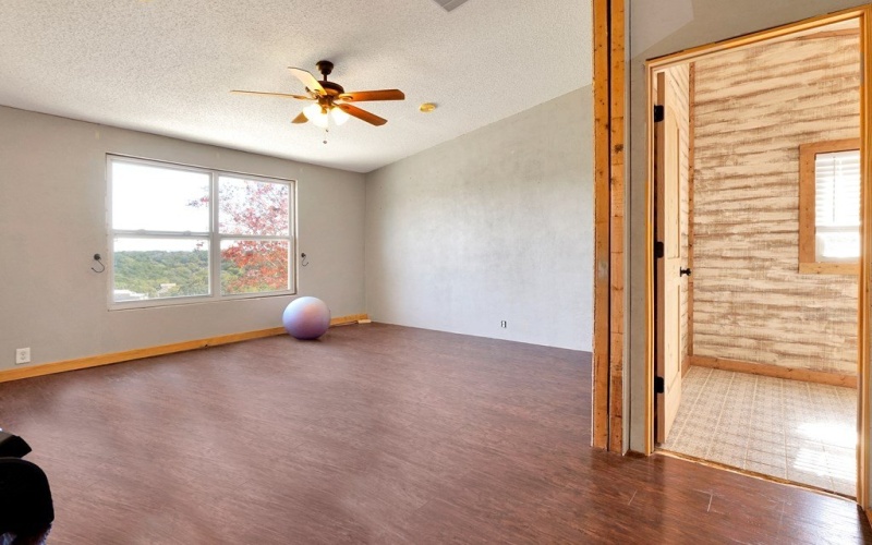 125 Valencia Dr, Kerrville, TX 78028, 5 Bedrooms Bedrooms, ,3 BathroomsBathrooms,Residential,For Sale,125 Valencia Dr,0,121041