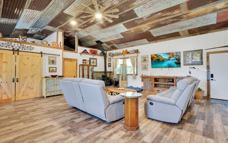 125 Valencia Dr, Kerrville, TX 78028, 5 Bedrooms Bedrooms, ,3 BathroomsBathrooms,Residential,For Sale,125 Valencia Dr,0,121041