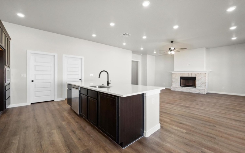 1204 E 31st Street, Wolfforth, TX 79382, 4 Habitaciones Habitaciones , ,3 BañosBaños,Residential,En Venta,1204 E 31st Street,202416021