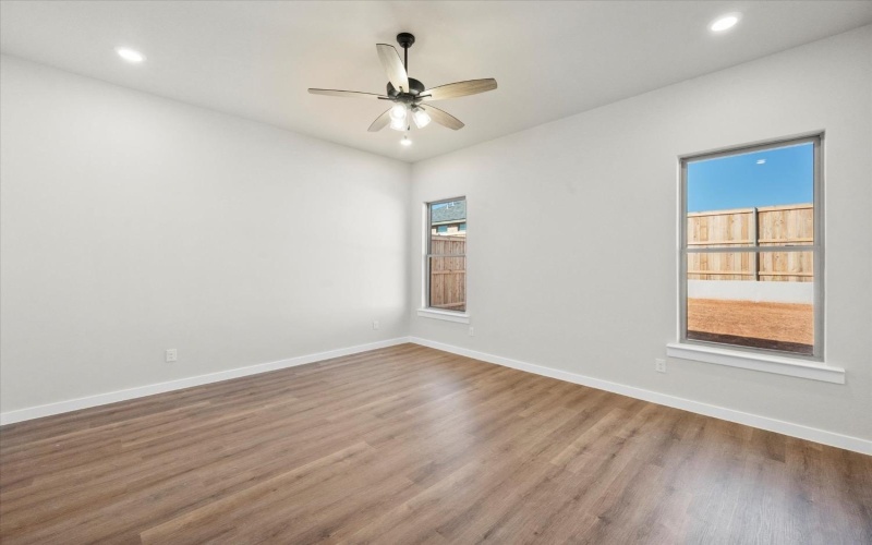 1204 E 31st Street, Wolfforth, TX 79382, 4 Habitaciones Habitaciones , ,3 BañosBaños,Residential,En Venta,1204 E 31st Street,202416021