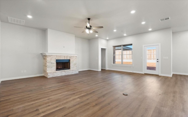 1204 E 31st Street, Wolfforth, TX 79382, 4 Habitaciones Habitaciones , ,3 BañosBaños,Residential,En Venta,1204 E 31st Street,202416021