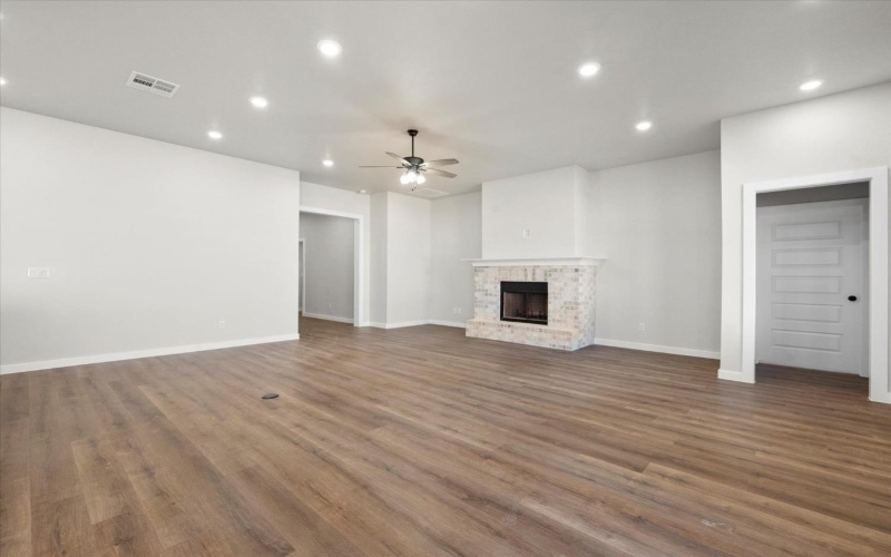 1204 E 31st Street, Wolfforth, TX 79382, 4 Habitaciones Habitaciones , ,3 BañosBaños,Residential,En Venta,1204 E 31st Street,202416021