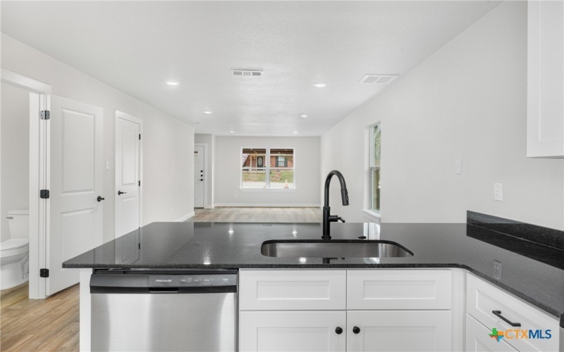 905 S Martin Luther King Jr Lane unit: A #A, Temple, TX 76504, 3 Bedrooms Bedrooms, ,2 BathroomsBathrooms,Residential,For Sale,905 S Martin Luther King Jr Lane unit: A,0,599786