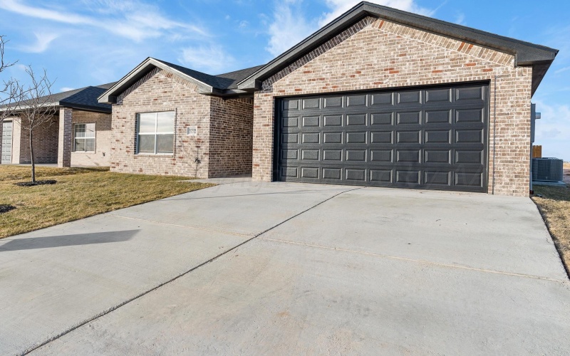 12320 Los Olmos Parkway, Amarillo, TX 79015, 3 Bedrooms Bedrooms, ,2 BathroomsBathrooms,Residential,For Sale,12320 Los Olmos Parkway,0,25-10061