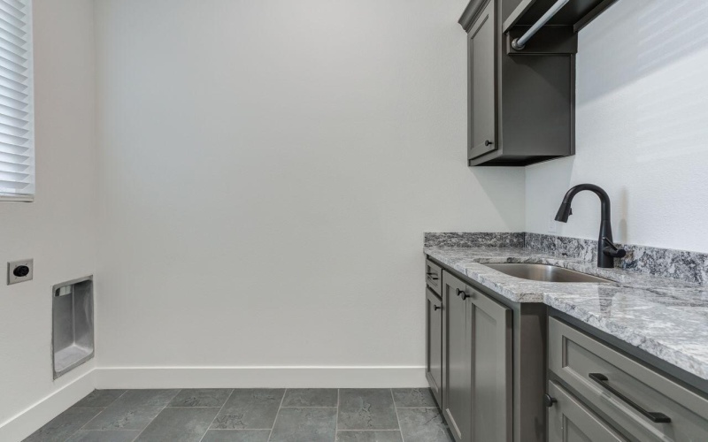 705 E 18th Street, Wolfforth, TX 79382, 3 Habitaciones Habitaciones , ,3 BañosBaños,Residential,En Venta,705 E 18th Street,0,202416514