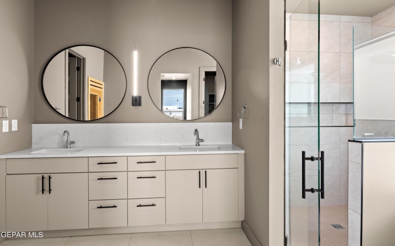 321 Blue Valley Drive, El Paso, TX 79928, 6 Bedrooms Bedrooms, ,3 BathroomsBathrooms,Residential,For Sale,321 Blue Valley Drive,0,935041