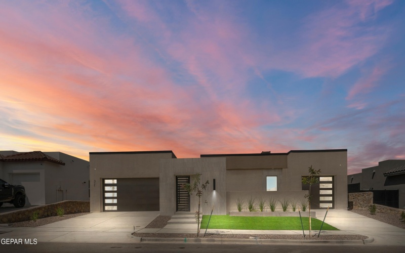 321 Blue Valley Drive, El Paso, TX 79928, 6 Bedrooms Bedrooms, ,3 BathroomsBathrooms,Residential,For Sale,321 Blue Valley Drive,0,935041