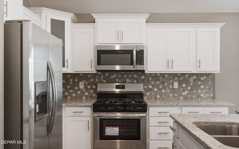 13837 Victory Sky Avenue, El Paso, TX 79928, 4 Bedrooms Bedrooms, ,3 BathroomsBathrooms,Residential,For Sale,13837 Victory Sky Avenue,0,935060