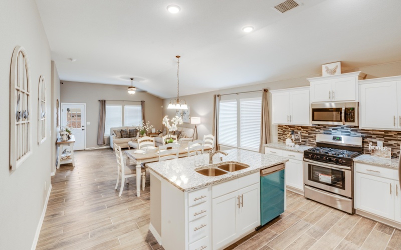 13828 Victory Sky Avenue, El Paso, TX 79928, 4 Bedrooms Bedrooms, ,3 BathroomsBathrooms,Residential,For Sale,13828 Victory Sky Avenue,0,935069