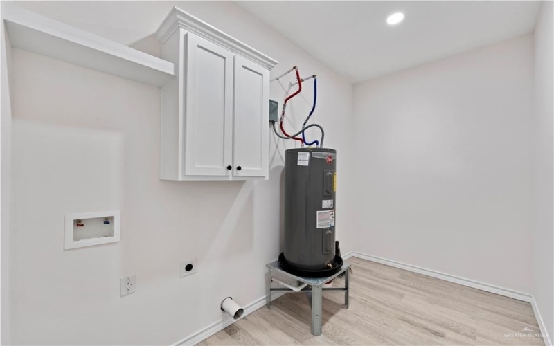 3974 Caserio Street, Edinburg, TX 78542, 3 Bedrooms Bedrooms, ,2 BathroomsBathrooms,Residential,For Sale,3974 Caserio Street,0,488913