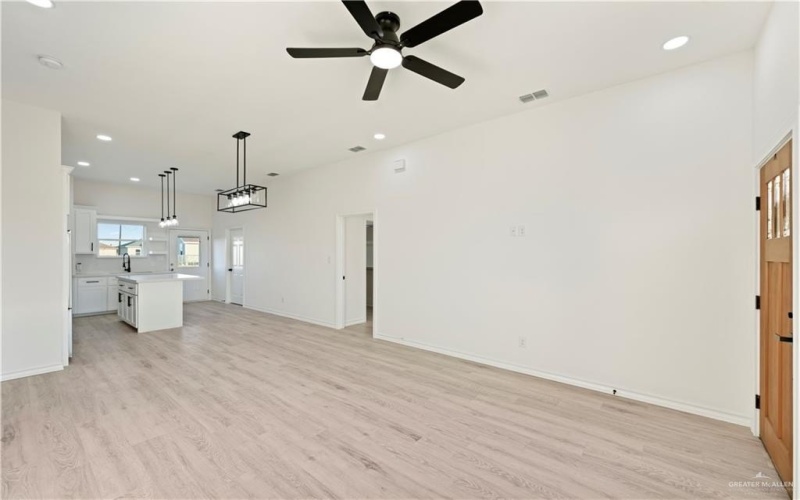 3974 Caserio Street, Edinburg, TX 78542, 3 Bedrooms Bedrooms, ,2 BathroomsBathrooms,Residential,For Sale,3974 Caserio Street,0,488913