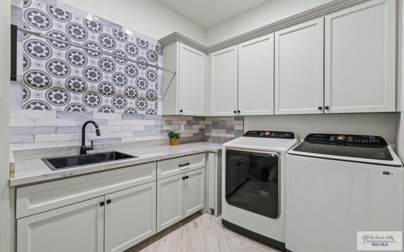 1910 Turtle Dove Cir, HARLINGEN, TX 78550, 4 Bedrooms Bedrooms, ,6 BathroomsBathrooms,Residential,For Sale,1910 Turtle Dove Cir,0,29769854