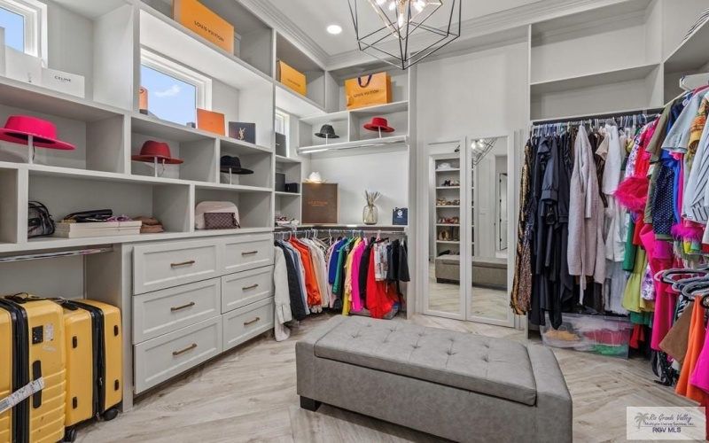 1910 Turtle Dove Cir, HARLINGEN, TX 78550, 4 Bedrooms Bedrooms, ,6 BathroomsBathrooms,Residential,For Sale,1910 Turtle Dove Cir,0,29769854