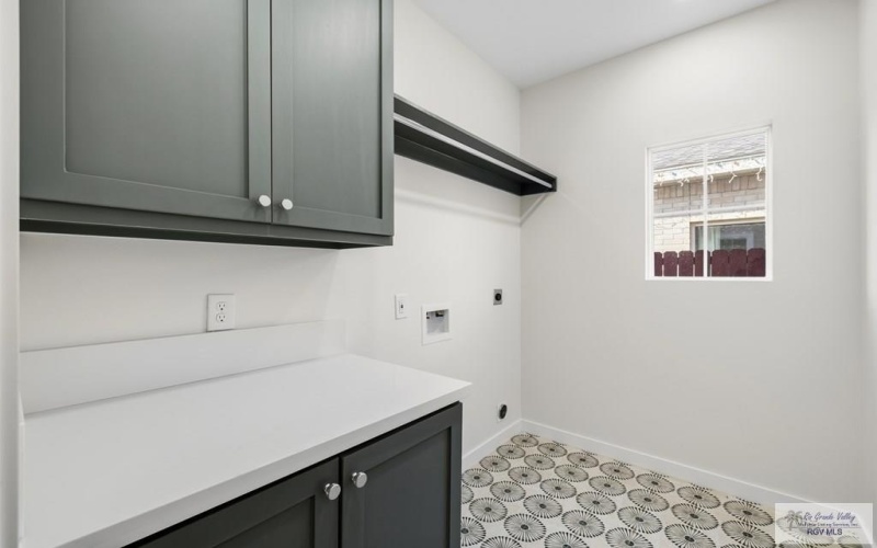 2924 ZEB DR, BROWNSVILLE, TX 78526, 3 Habitaciones Habitaciones , ,2 BañosBaños,Residential,En Venta,2924 ZEB DR,0,29770582