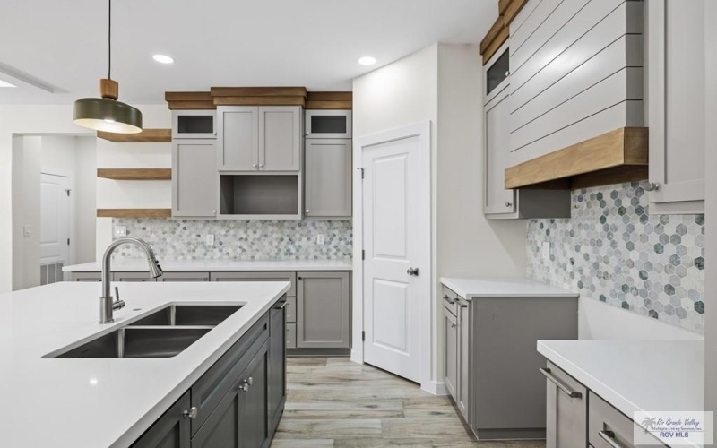 2924 ZEB DR, BROWNSVILLE, TX 78526, 3 Habitaciones Habitaciones , ,2 BañosBaños,Residential,En Venta,2924 ZEB DR,0,29770582