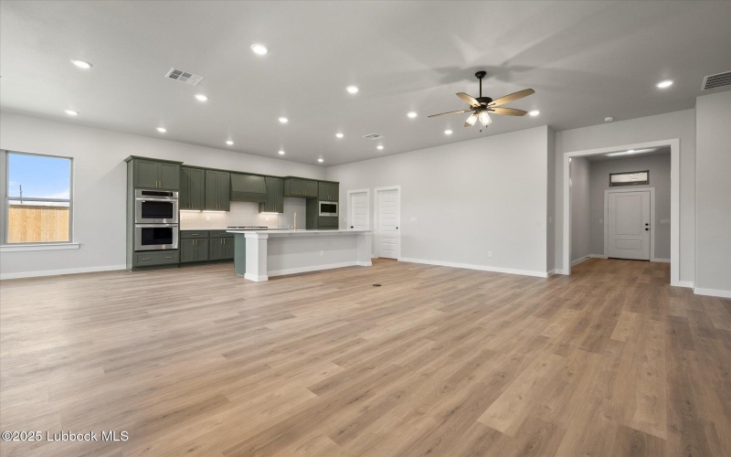 5409 109th Street, Lubbock, TX 79424, 4 Bedrooms Bedrooms, ,3 BathroomsBathrooms,Residential,For Sale,5409 109th Street,0,202553553