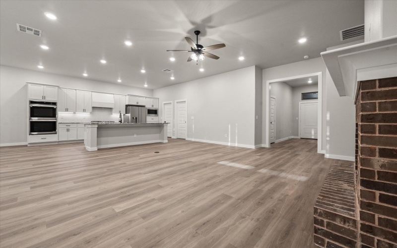 5409 106th Street, Lubbock, TX 79424, 4 Bedrooms Bedrooms, ,3 BathroomsBathrooms,Residential,For Sale,5409 106th Street,0,202558350