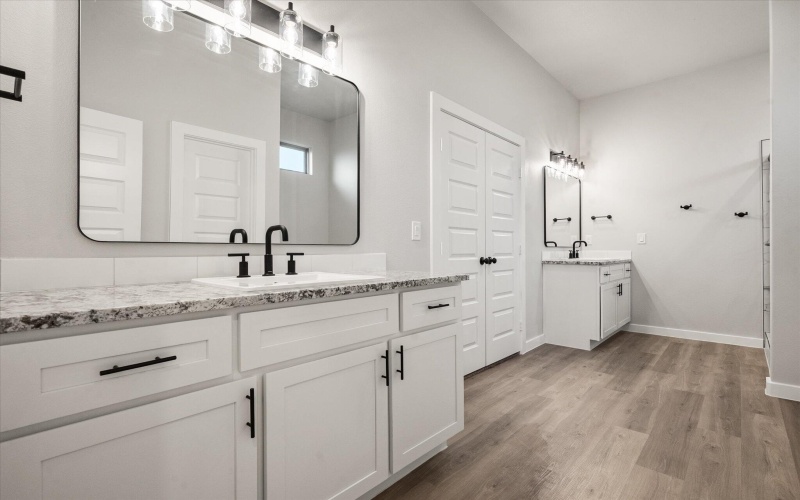 5409 106th Street, Lubbock, TX 79424, 4 Bedrooms Bedrooms, ,3 BathroomsBathrooms,Residential,For Sale,5409 106th Street,0,202558350