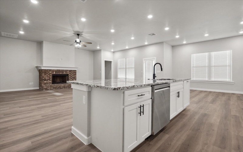 5409 106th Street, Lubbock, TX 79424, 4 Bedrooms Bedrooms, ,3 BathroomsBathrooms,Residential,For Sale,5409 106th Street,0,202558350