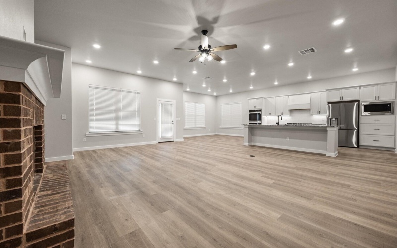 5409 106th Street, Lubbock, TX 79424, 4 Bedrooms Bedrooms, ,3 BathroomsBathrooms,Residential,For Sale,5409 106th Street,0,202558350